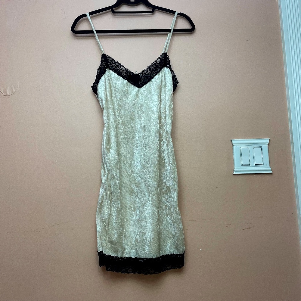 Velvet white dress